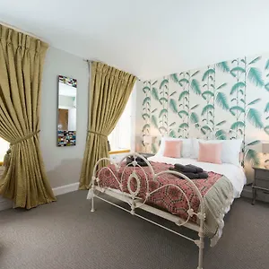 Boutique City Centre 1 Bed Apartment Edinburgh