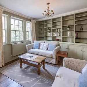 Ivory House - Stunning Central Townhouse Apartment Bath